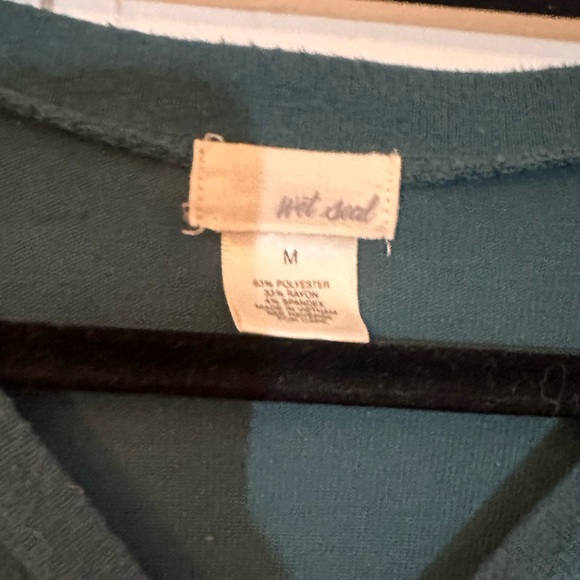 Green Pullover with inspirational quote - Picture 3 of 3